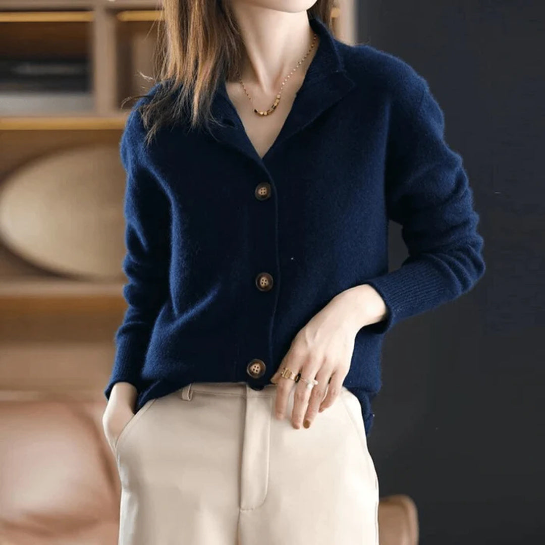 Cardigan Aurora™ – Maglia Morbida con Bottoni dal Design Essenziale